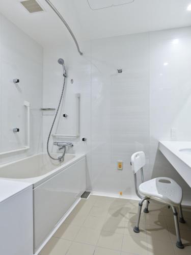 room detail thumbnail 2