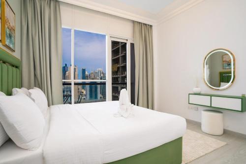 Zapbed House-Stylish 1 BR Apartment In MAG 214 Near Metro JLT, Dubai