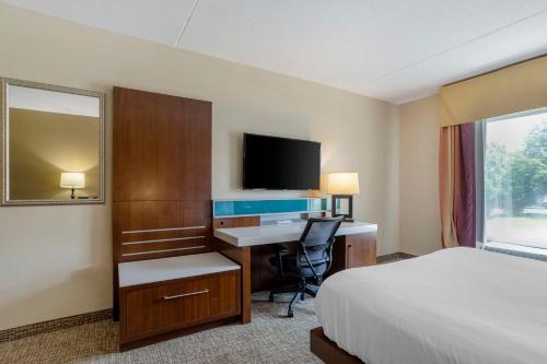 Comfort Suites East Knoxville - image 14