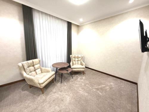 Reikartz Qarshi in Qarshi