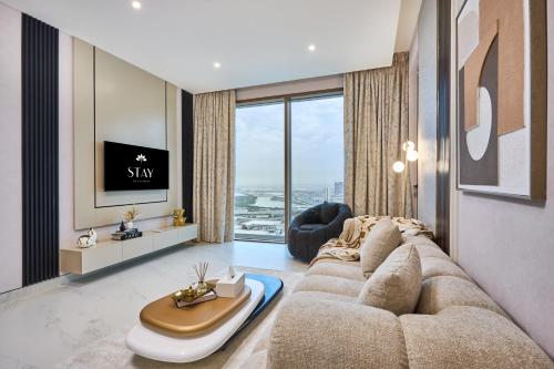 STAY BY LATINEM Luxury 2BR Holiday Home CVG 4005 Near Burj Khalifa, Dubái (foto 3)