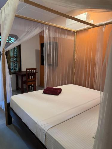 Uluwatu Surf Hostel - Arugambay in Arugam Bay