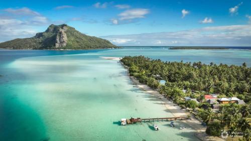 Nearby attraction, Fare ATAROA in Maupiti Island