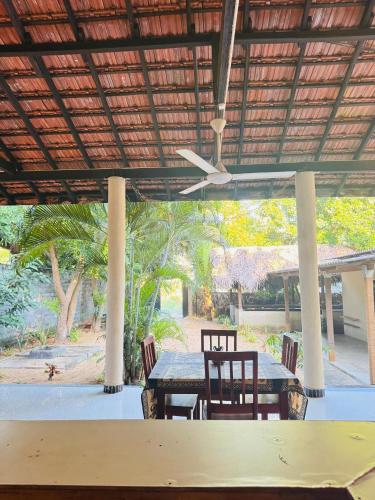 Uitzicht, Uluwatu Surf Hostel - Arugambay in Arugam Bay