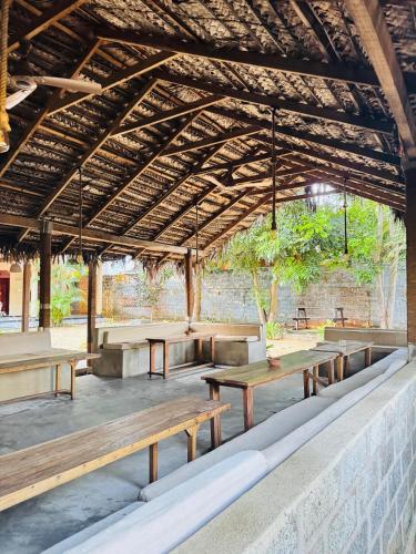 Restaurant, Uluwatu Surf Hostel - Arugambay in Arugam Bay