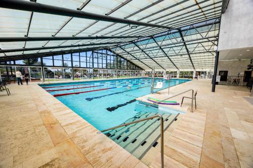 수영장, C 호텔 네브 이란 (C Hotel Neve Ilan) in 네베 일란
