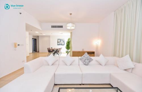Blue Breeze - Elegant 3BR Apt with Panoramic Marina Views in JBR, Dubaï (photo 3)