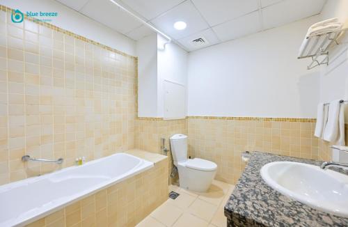 Blue Breeze - Elegant 3BR Apt with Panoramic Marina Views in JBR, Dubaï (photo 9)