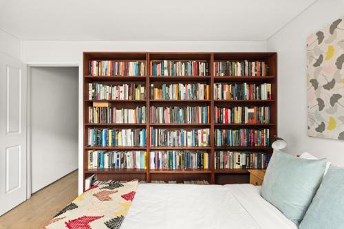 Hip Inner-City Living in Vibrant Erskineville - image 11