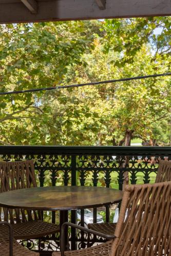 Balcony/terrace, Hip Inner-City Living in Vibrant Erskineville in Alexandria