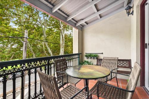 Balcony/terrace, Hip Inner-City Living in Vibrant Erskineville in Alexandria