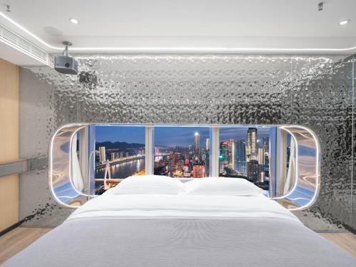 Space Pod - Peninsula River View King Room room in Chongqing Indition High-Rise Hotel (Jiefangbei Raffles Store)