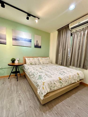 room detail thumbnail 0