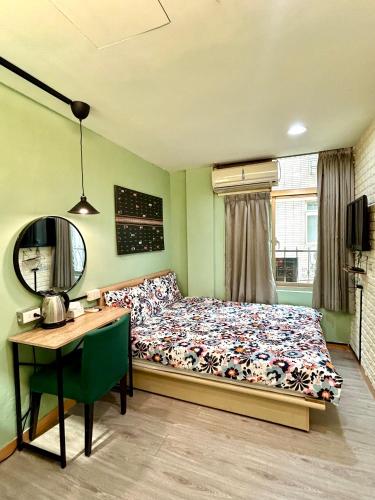 room detail thumbnail 1