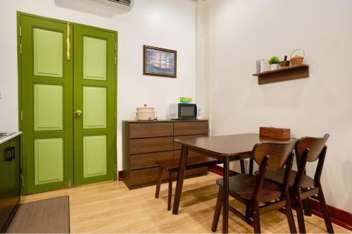 Hidden Gem 2BR+1SFB Chinatown MRT EntireHome 80SQM Bangkok 