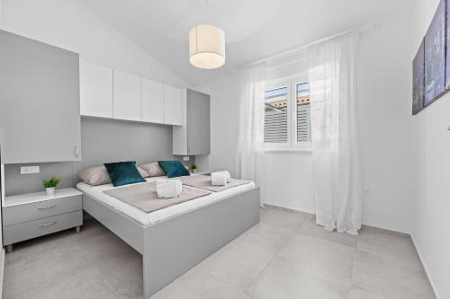 Apartment with Terrace image 10