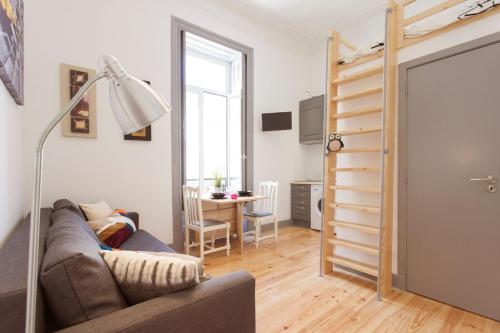 Studio apartment located central Lisbon - image 2