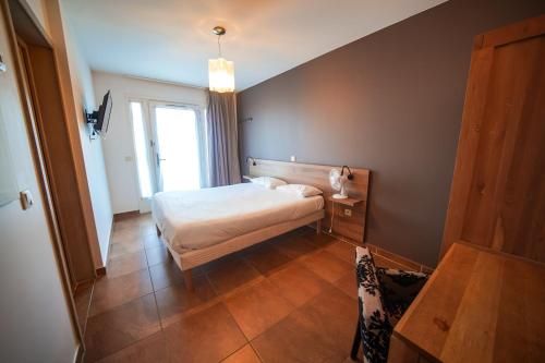 2 twin beds