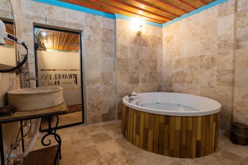 Travel Inn Cave Hotel