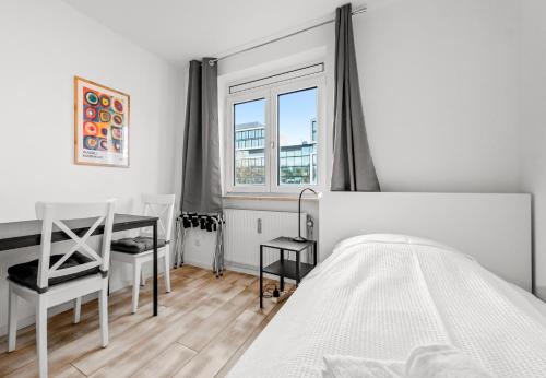 8 min per U-Bahn zum Marienplatz - 120 qm Schwabing - 3 SZ - 2 Bäder - 9 Personen, Monaco di Baviera (foto 2)