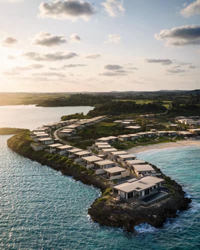 숙소 외관, Rosewood Miyakojima in 미야코섬 수중 공원