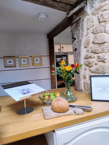 The Old Post Office Spacious 3-Bed Cottage in North Perrott in North Perrott