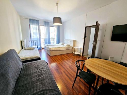 Rooms Green Rydygiera 17 own private room tv wifi, Varsovia (foto 5)