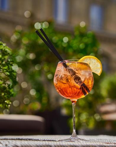 Crowne Plaza Paris République an IHG Hotel - image 2