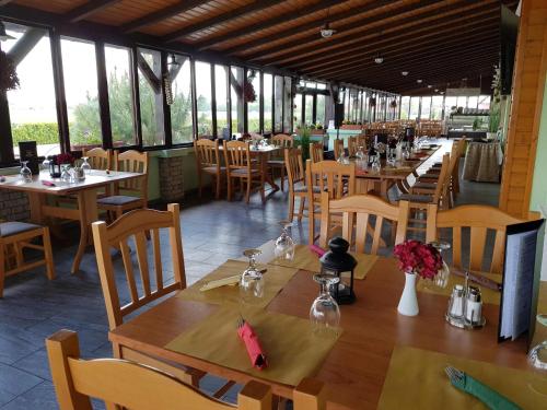 Instalaciones, Land-Plan Hotel in Győr