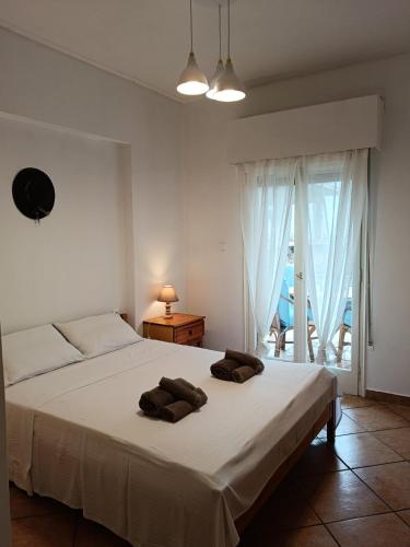 Four Reasons Apts Kamena Vourla Four Reasons Apts Kamena Vourla