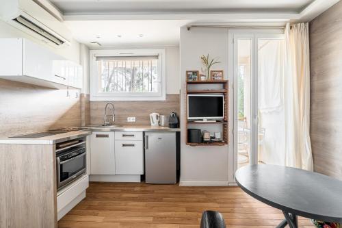 Lou Pichot par Dodo à Cassis Lou Pichot par Dodo à Cassis