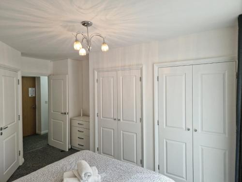 Solihull centre apartments - image 14