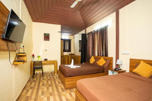 Hill Valley Farm House in Nelliyampathy