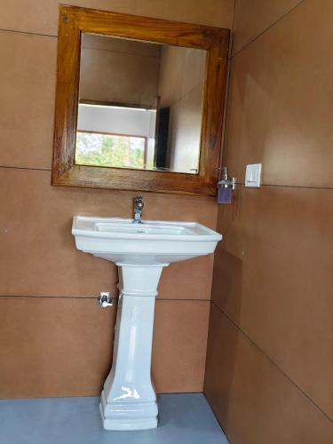 Peak Paradise Resort - image 2