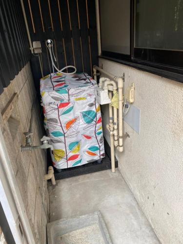 028T 大熊の家 西新宿大熊 極小ハウス 駅5分 文化学習体験 無料WiFi 個性的なバスタブ 新宿中央公園そば