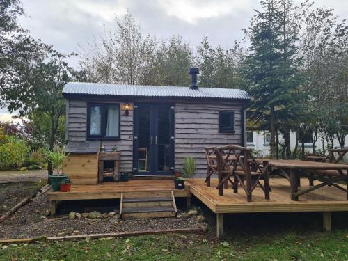 Exterior view, The Aultnamain Shepherds Hut in Edderton