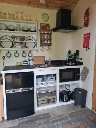Kitchen, The Aultnamain Shepherds Hut in Edderton