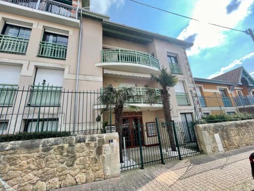 Appartement Jammes : 5 Personnes Terrasse Parking Proche Plage