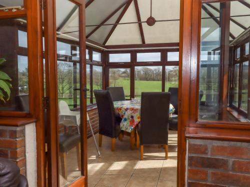 Exterior view, Daisy Cottage in Broadwindsor