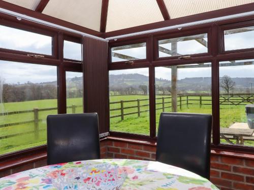 Exterior view, Daisy Cottage in Broadwindsor