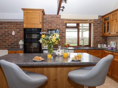 Exterior view, Daisy Cottage in Broadwindsor