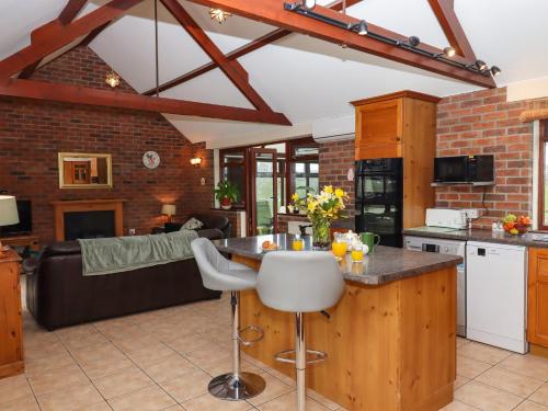 Exterior view, Daisy Cottage in Broadwindsor