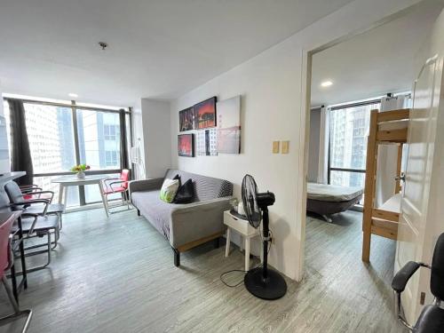 Modern Condotel in Ortigas good up to 8 pax, Manille