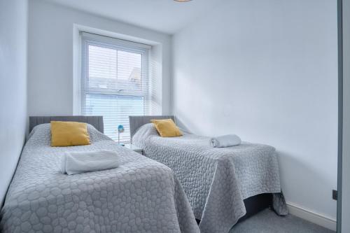 Bay View - 2 Bedroom Apartment - Tenby - image 5