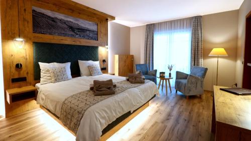 Book the Deluxe Double Room with Balcony Deluxe Double Room with Balcony