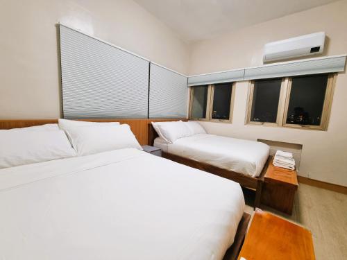 Newly Furnished Condominium in the Heart of Quezon City near Top Philippine Hospitals, Manila