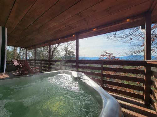 Romantic, Private Cabin in Smokies Hot Tub Firepit, Sevierville (fotografie 6)