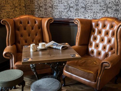 Pub/Lounge, The Royal Toby Hotel in Rochdale