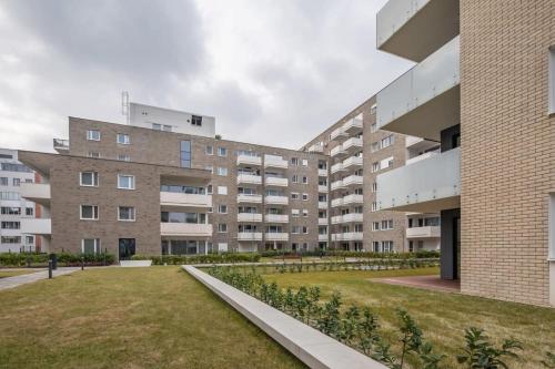 Brand new apartment with garage - image 3