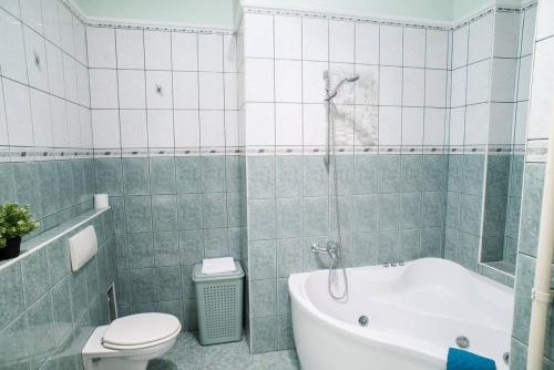 Ultra central spacious home in Vaci street - image 12